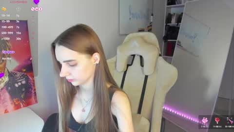 Snapshot of whole_eternity chatting on 01.05.25 Abby online show from 01.05.25