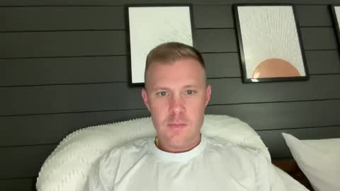 Snapshot of whoops1017 chatting on 09.10.25 whoops1017 online show from 09.10.25