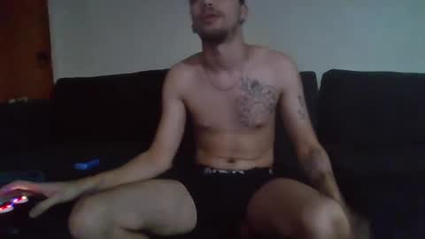 Snapshot of whosten0 chatting on 09.28.25 whosten0 online show from 09.28.25