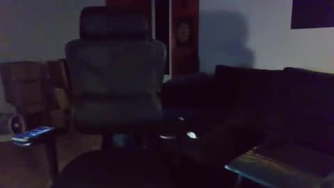 Snapshot of whosten0 chatting on 10.27.25 whosten0 online show from 10.27.25