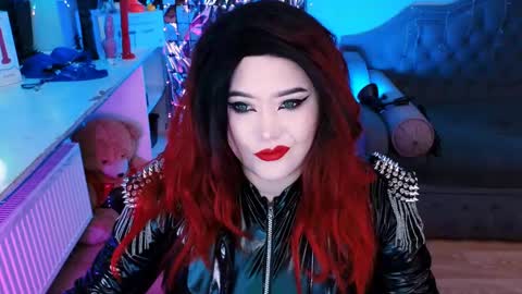 Laura  online show from 02.17.25