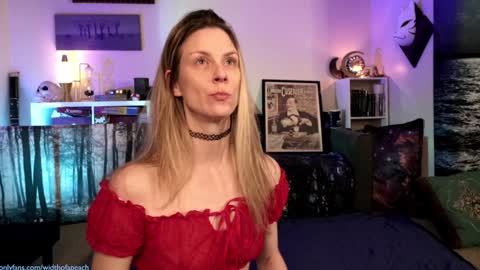 Snapshot of widthofapeach chatting on 01.10.25 Gretchen Jimmy online show from 01.10.25