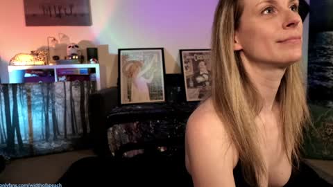 Snapshot of widthofapeach chatting on 02.02.25 Gretchen Jimmy online show from 02.02.25