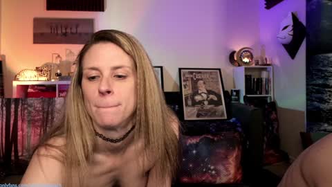 Snapshot of widthofapeach chatting on 02.03.25 Gretchen Jimmy online show from 02.03.25