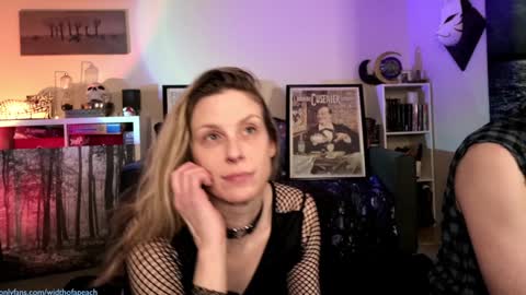 Snapshot of widthofapeach chatting on 02.06.25 Gretchen Jimmy online show from 02.06.25