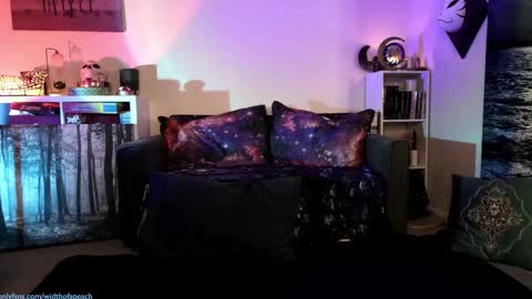 Snapshot of widthofapeach chatting on 02.24.25 Gretchen Jimmy online show from 02.24.25