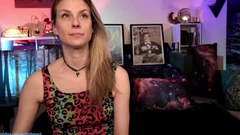 Snapshot of widthofapeach chatting on 02.28.25 Gretchen Jimmy online show from 02.28.25
