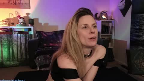 Snapshot of widthofapeach chatting on 03.11.25 Gretchen Jimmy online show from 03.11.25