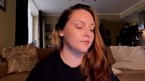 Snapshot of wievin chatting on 10.07.25 VI online show from 10.07.25