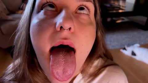 Snapshot of wievin chatting on 10.18.25 VI online show from 10.18.25