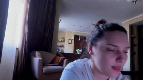 Snapshot of wievin chatting on 11.05.25 VI online show from 11.05.25