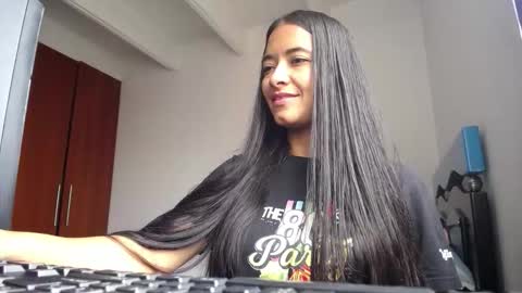 Ilauren online show from 03.04.26