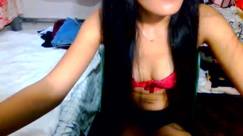 Snapshot of wild_doll69 chatting on 03.05.25 wild_doll69 online show from 03.05.25