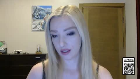 Snapshot of wild_silk_desire chatting on 09.19.25 Alina online show from 09.19.25