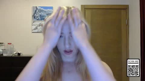 Snapshot of wild_silk_desire chatting on 09.22.25 Alina online show from 09.22.25