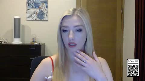 Snapshot of wild_silk_desire chatting on 10.24.25 Alina online show from 10.24.25