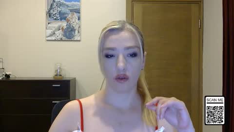 Snapshot of wild_silk_desire chatting on 10.26.25 Alina online show from 10.26.25