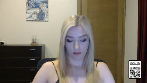 Snapshot of wild_silk_desire chatting on 10.27.25 Alina online show from 10.27.25