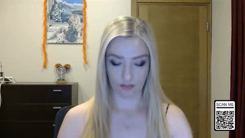 Snapshot of wild_silk_desire chatting on 11.03.25 Alina online show from 11.03.25