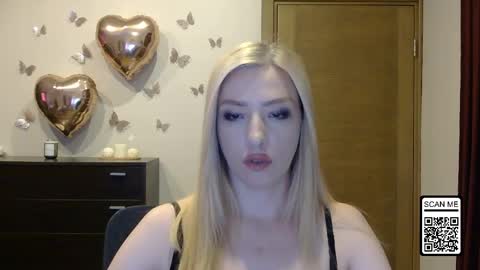 Snapshot of wild_silk_desire chatting on 06.08.26 Alina online show from 06.08.26