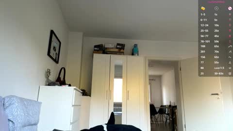 Snapshot of wildahankin chatting on 09.28.25 Mia online show from 09.28.25