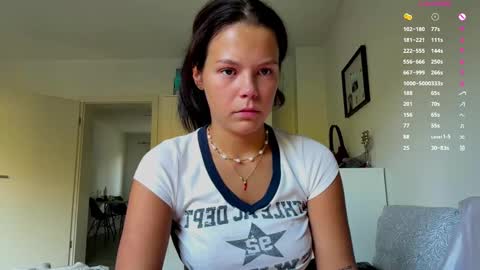 Snapshot of wildahankin chatting on 10.02.25 Mia online show from 10.02.25