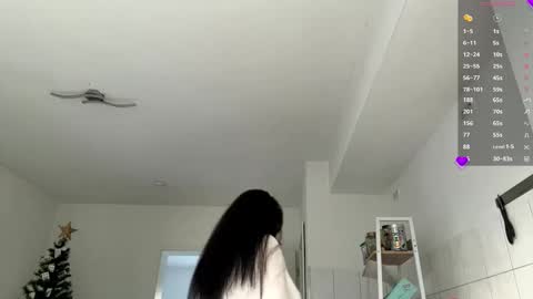 Snapshot of wildahankin chatting on 10.17.25 Mia online show from 10.17.25