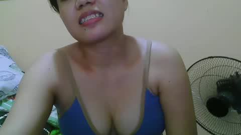 Snapshot of wildcamille chatting on 01.27.25 camille online show from 01.27.25