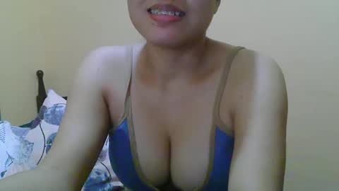 Snapshot of wildcamille chatting on 02.10.25 camille online show from 02.10.25