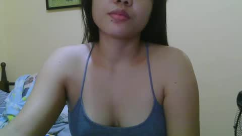 Snapshot of wildcamille chatting on 02.14.25 camille online show from 02.14.25