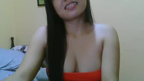Snapshot of wildcamille chatting on 02.24.25 camille online show from 02.24.25