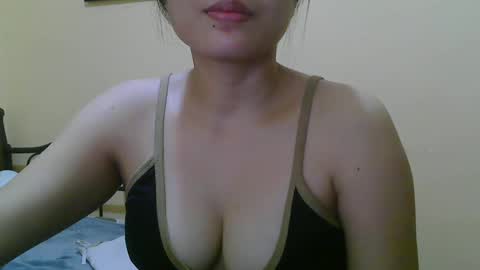 Snapshot of wildcamille chatting on 02.26.25 camille online show from 02.26.25