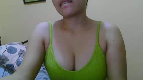Snapshot of wildcamille chatting on 02.27.25 camille online show from 02.27.25