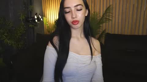 Alena online show from 10.14.25