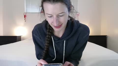 Snapshot of wildrose_l chatting on 02.24.25 WildRose L - check my Pinned tweet if you dont see me online within 5 minutes after Ive sent email notifications online show from 02.24.25