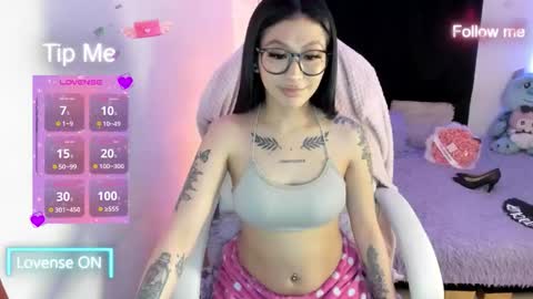 Snapshot of will_thomson_t chatting on 10.12.25 sofia and will online show from 10.12.25