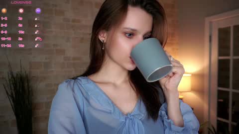 Snapshot of willalwaysloveyouuuuu chatting on 02.08.25 Eva online show from 02.08.25