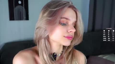 Snapshot of willalwaysloveyouuuuu chatting on 03.08.25 Eva online show from 03.08.25