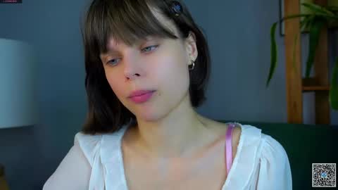 Snapshot of willalwaysloveyouuuuu chatting on 10.06.25 Eva online show from 10.06.25