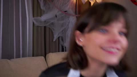 Snapshot of willalwaysloveyouuuuu chatting on 10.31.25 Eva online show from 10.31.25