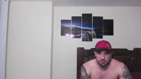 Snapshot of willhottwil1 chatting on 03.12.25 BISEXUAL guys playing a little FOLLOW online show from 03.12.25