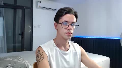 Snapshot of william_henry_a chatting on 10.19.25 William online show from 10.19.25