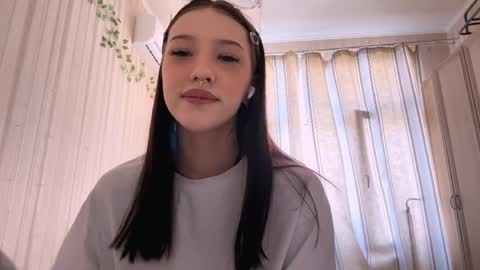 Mia online show from 04.06.26