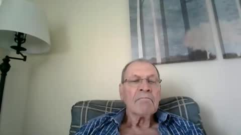 Snapshot of willnedoher chatting on 12.14.24 Willhedoher online show from 12.14.24