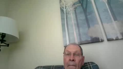 Snapshot of willnedoher chatting on 01.04.25 Willhedoher online show from 01.04.25