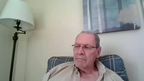Snapshot of willnedoher chatting on 01.05.25 Willhedoher online show from 01.05.25