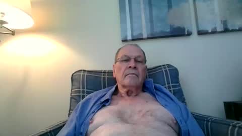 Snapshot of willnedoher chatting on 01.11.25 Willhedoher online show from 01.11.25
