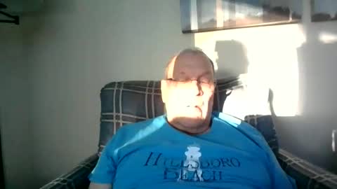 Snapshot of willnedoher chatting on 02.14.25 Willhedoher online show from 02.14.25
