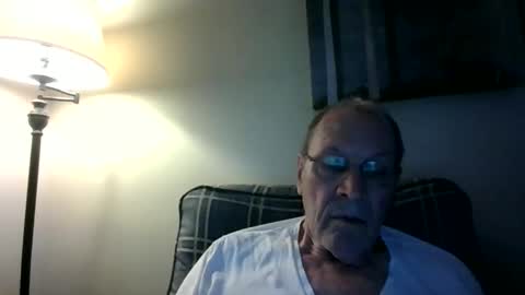 Snapshot of willnedoher chatting on 10.19.25 Willhedoher online show from 10.19.25