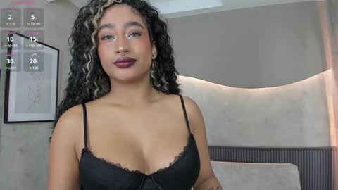 Snapshot of willow_hendrix chatting on 02.08.25 Ms Willow online show from 02.08.25